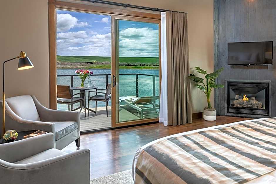Photo 1 of 13 of Bungalow, Waterfront