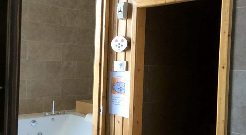 Himawari Guesthouse at Kanyarat