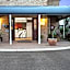 Coopers Colonial Motel