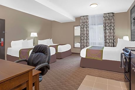 1 King Bed Suite Non-Smoking