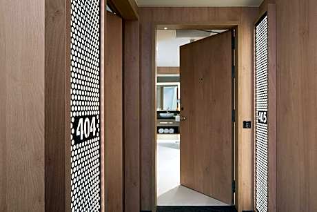 Extra ME Junior Suite City View