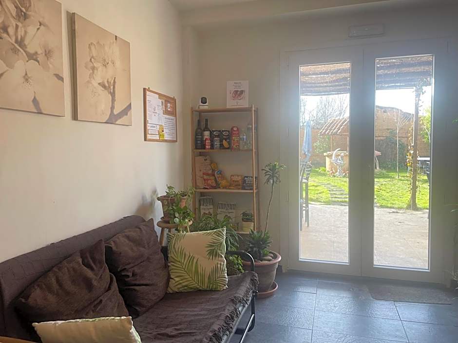 Las Hadas Albergue -solo para Peregrinos - Vegano -Bar