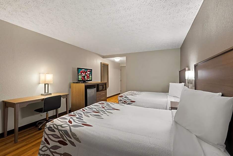 Red Roof Inn & Suites Newnan