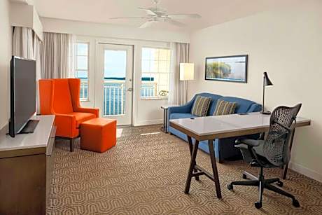 One-Bedroom Queen Suite with Sofa Bed - Bayfront