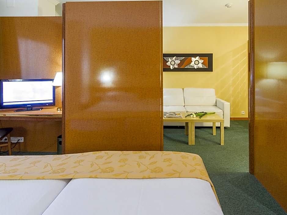 Photo 1 of 4 of Quadruple Room