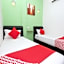 OYO 850 Gold Star Hotel