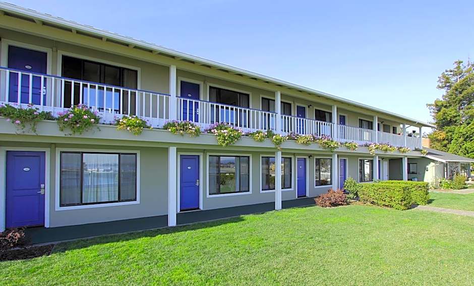 Sea & Sand Inn