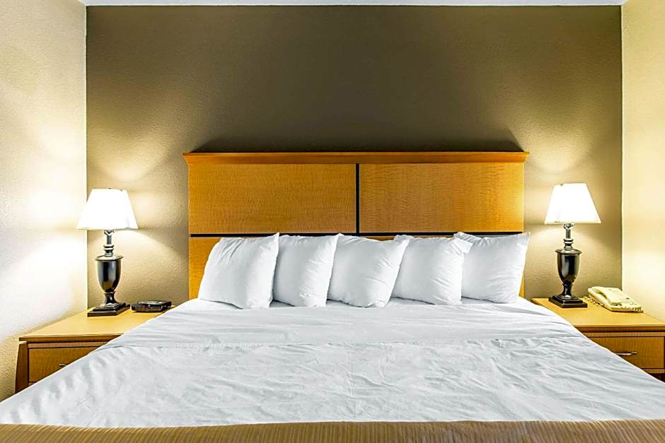 Quality Inn & Suites Silverthorne - Copper Mountain