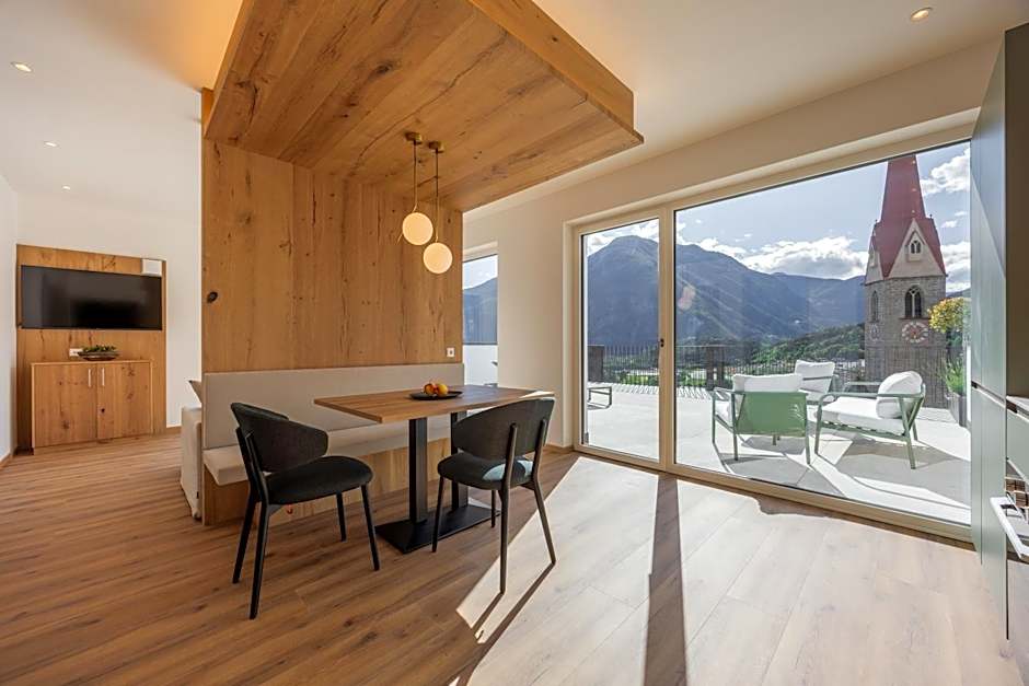 Laurena Aparthotel near Brixen