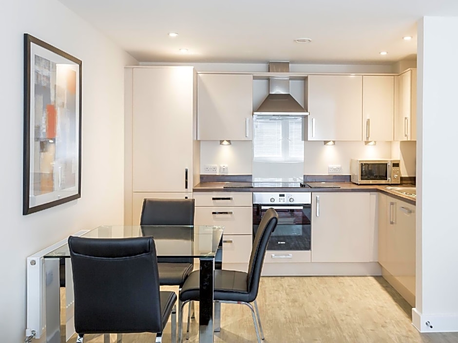 HOF Apartments Central Gate - Newbury