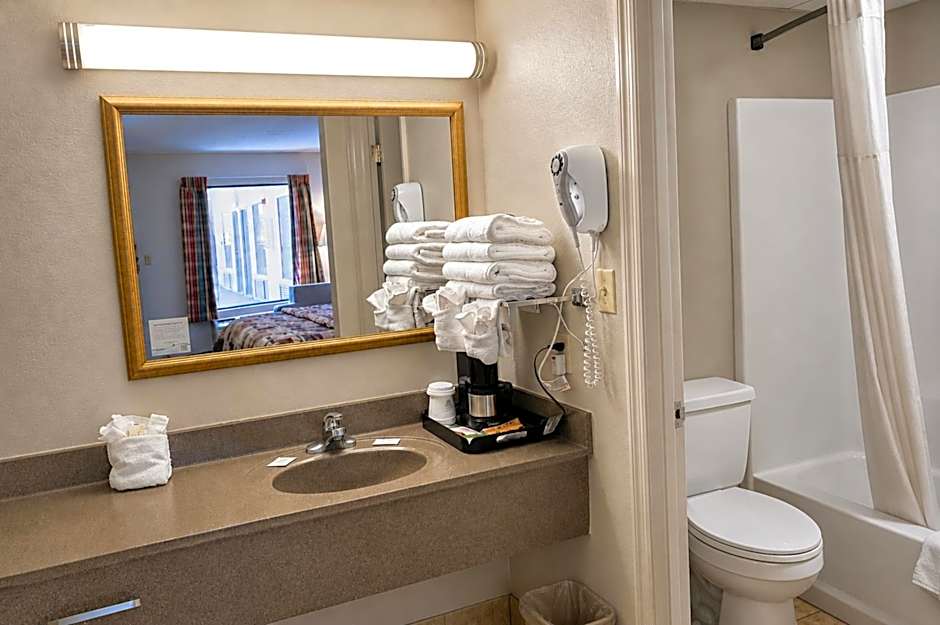 Days Inn by Wyndham Apple Valley Sevierville