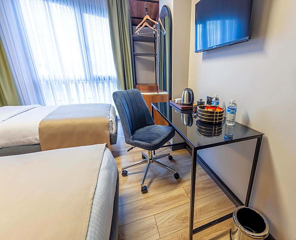 Lenora Airport Hotel