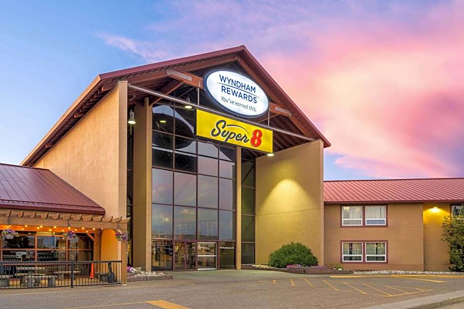 Super 8 by Wyndham Sherwood Park/Edmonton Area