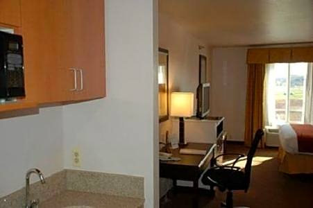 Holiday Inn Express Hotel And Suites Fenton-I-44 By IHG
