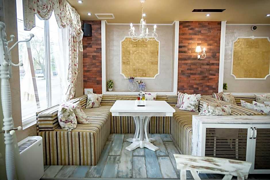 семеен хотел Прованс Ахелой