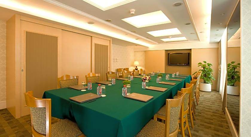 Bishop Lei International House