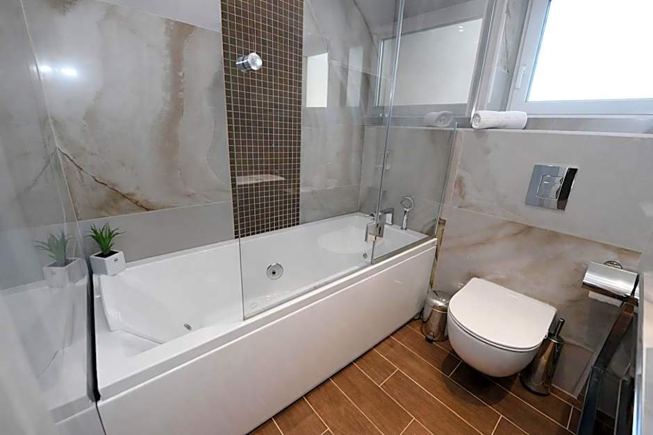 Alexandar Square Boutique Hotel