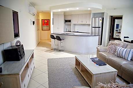 Two-Bedroom Courtyard Apartment