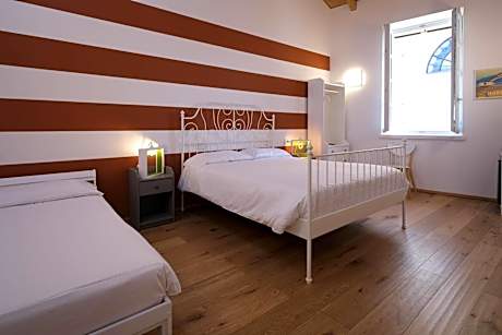 Triple Room with City View