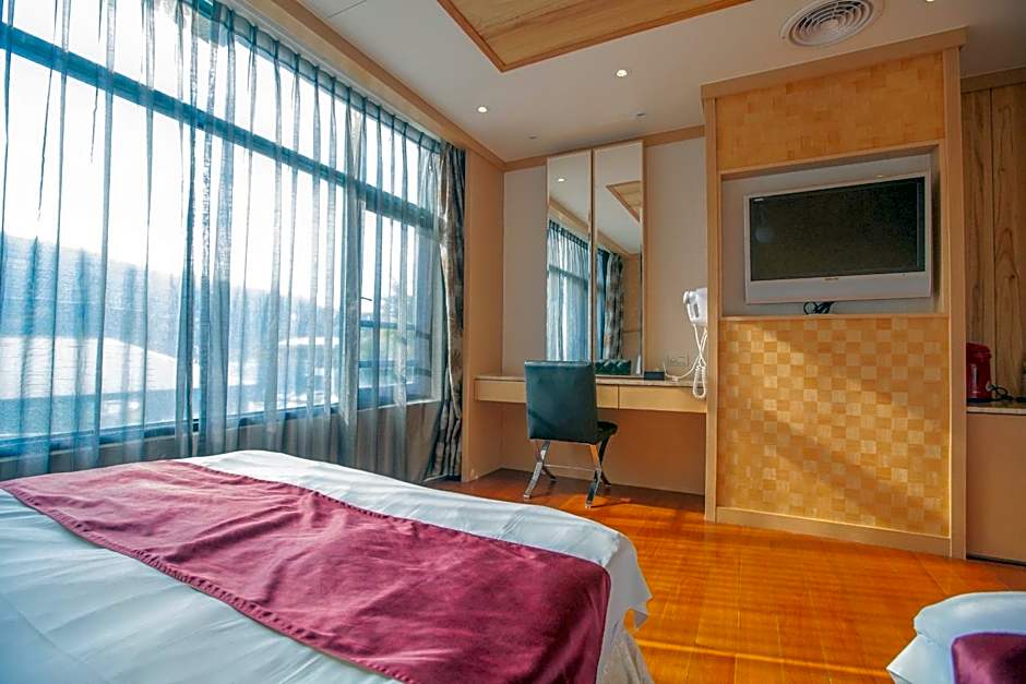 Shuian Lakeside Hotel