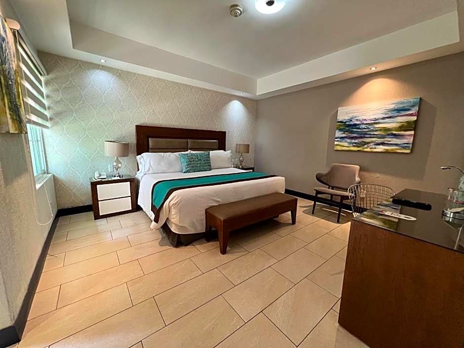 Aurea Hotel and Suites