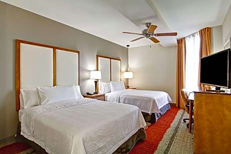 2 Queen Accessible Bathtub Suite Nonsmoking