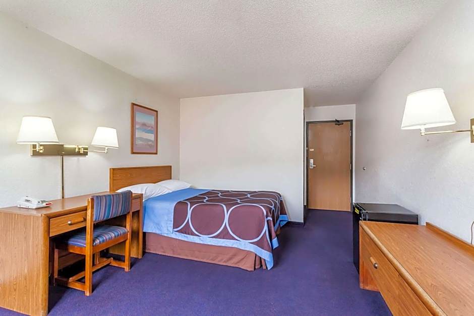 Super 8 by Wyndham Sidney NY