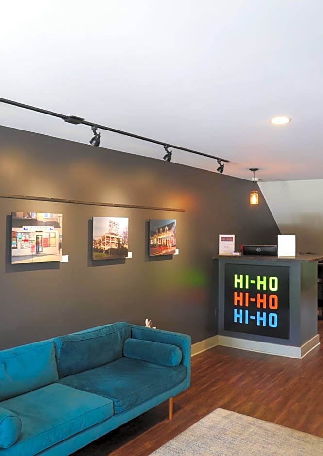 Hi-Ho: A Hi-Tech Hotel