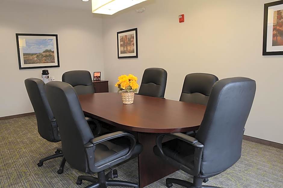 Holiday Inn Express Hotel & Suites Burlington By IHG