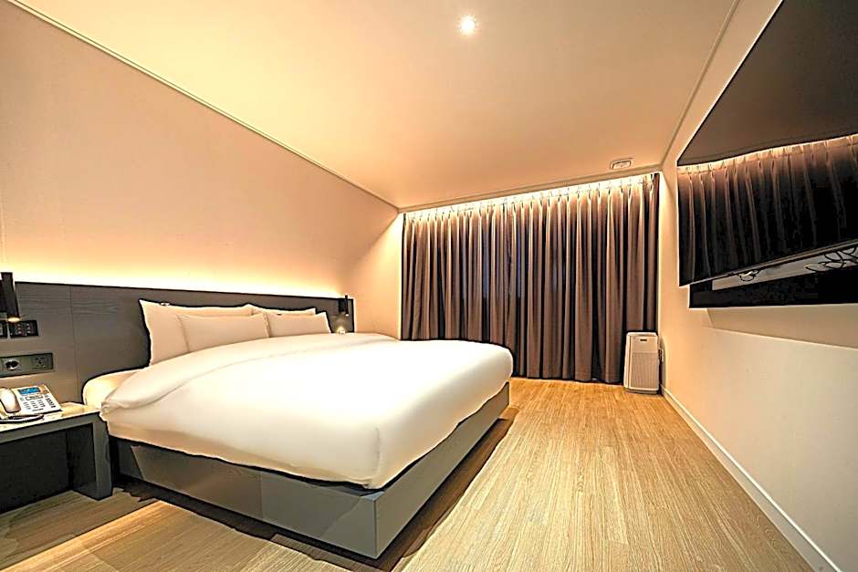 Hound Hotel Mokpo Peace Plaza