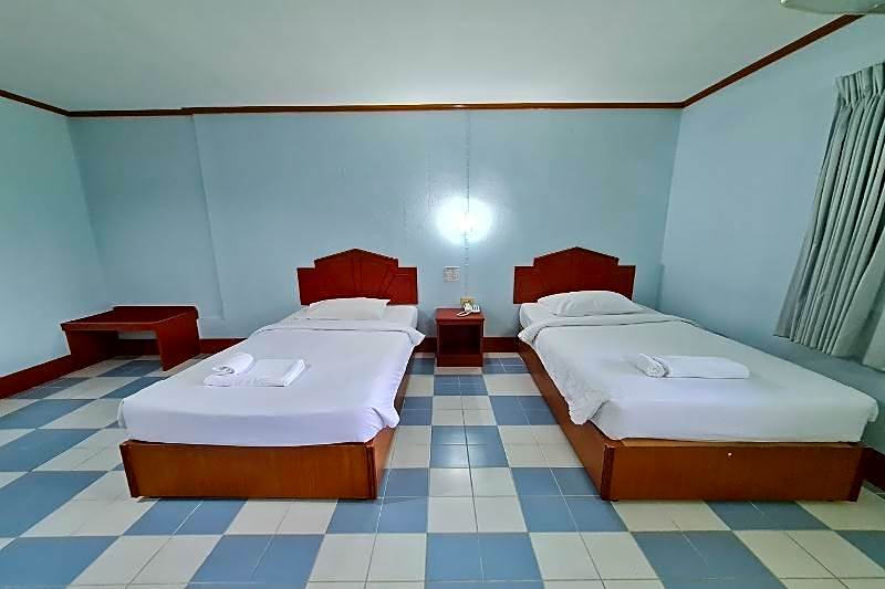 (Phu-Nga Hotel)