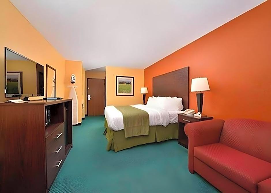 Quality Inn & Suites Grinnell near University
