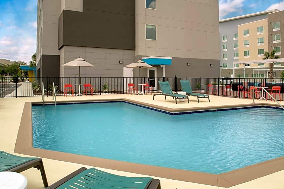 Tru by Hilton Jacksonville Airport I-95