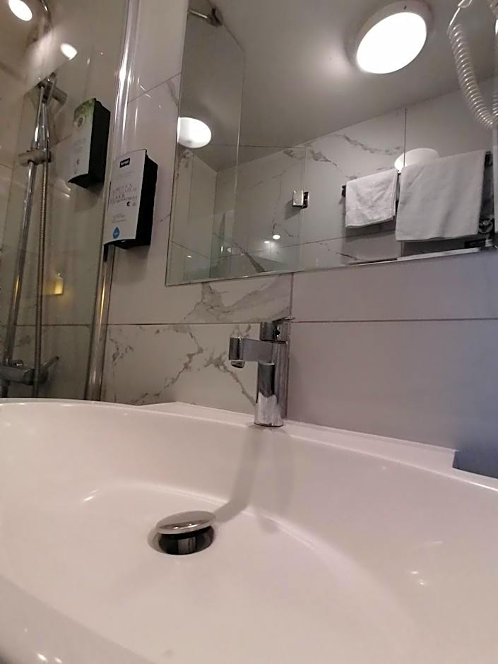 Kyriad Toulouse Sud - Roques