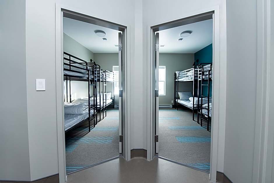 Foto 1 daripada 12 — 8-Bed Mixed Dormitory Room