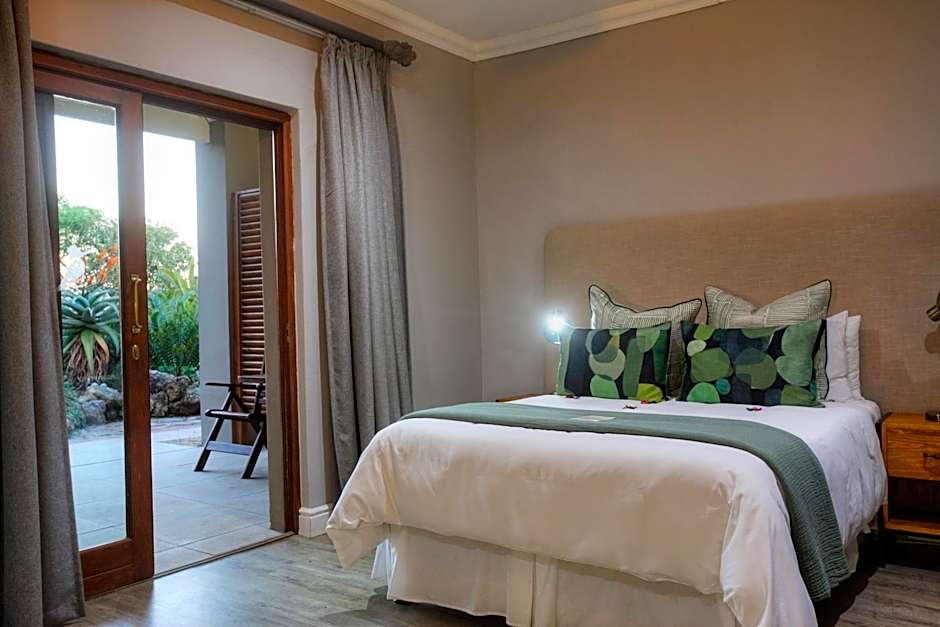 Addo Elephant Safari Lodge - Bellevue Forest Reserve