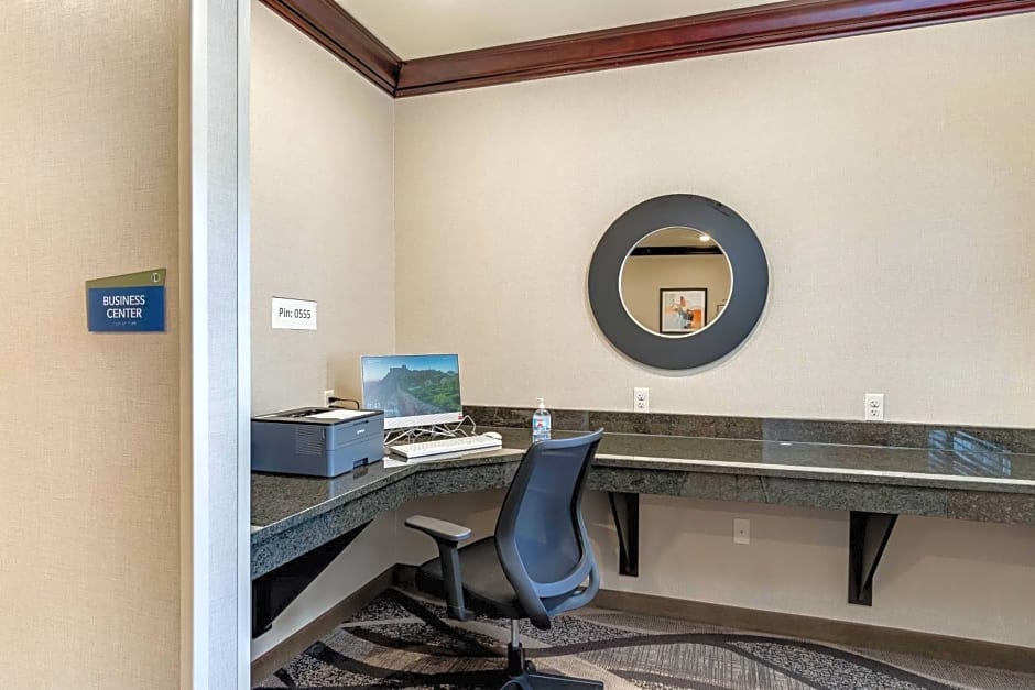 Comfort Inn & Suites Morgan - South Ogden