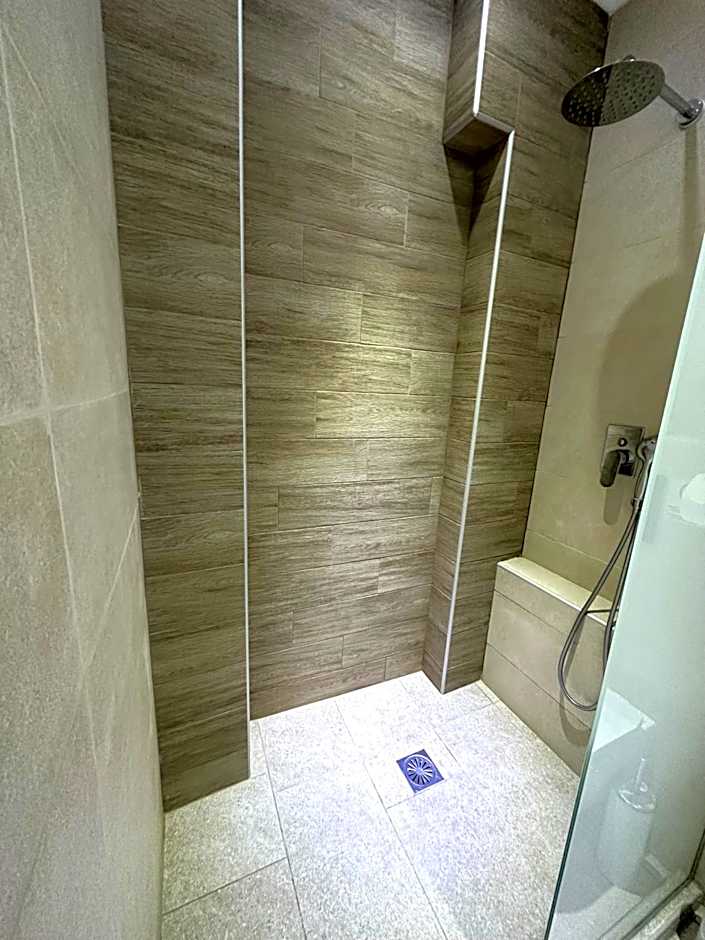 Navarino Luxe Suites