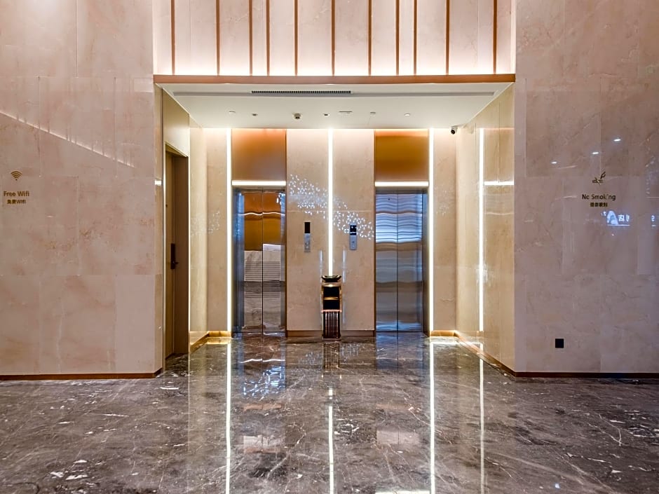 Lavande Hotel Kunming  West Mountain Wanda Plaza