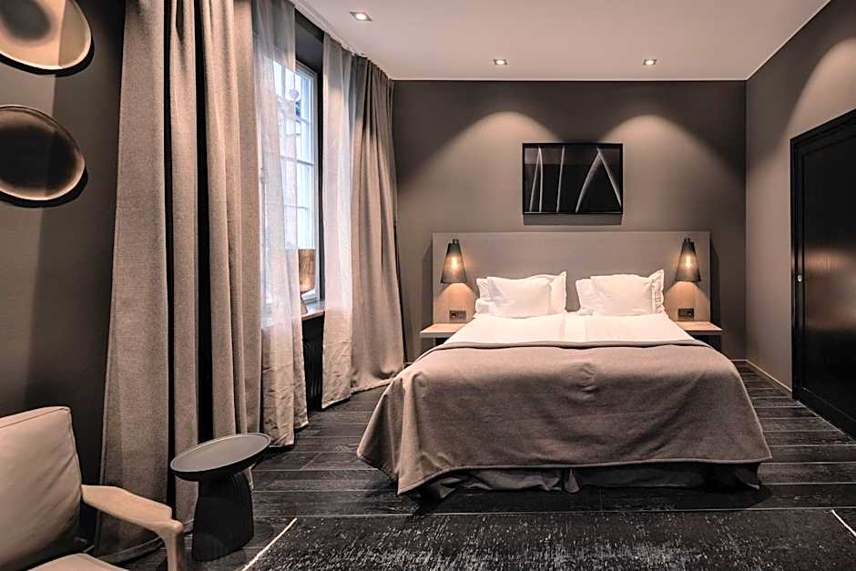 The Lamp Hotel & Spa