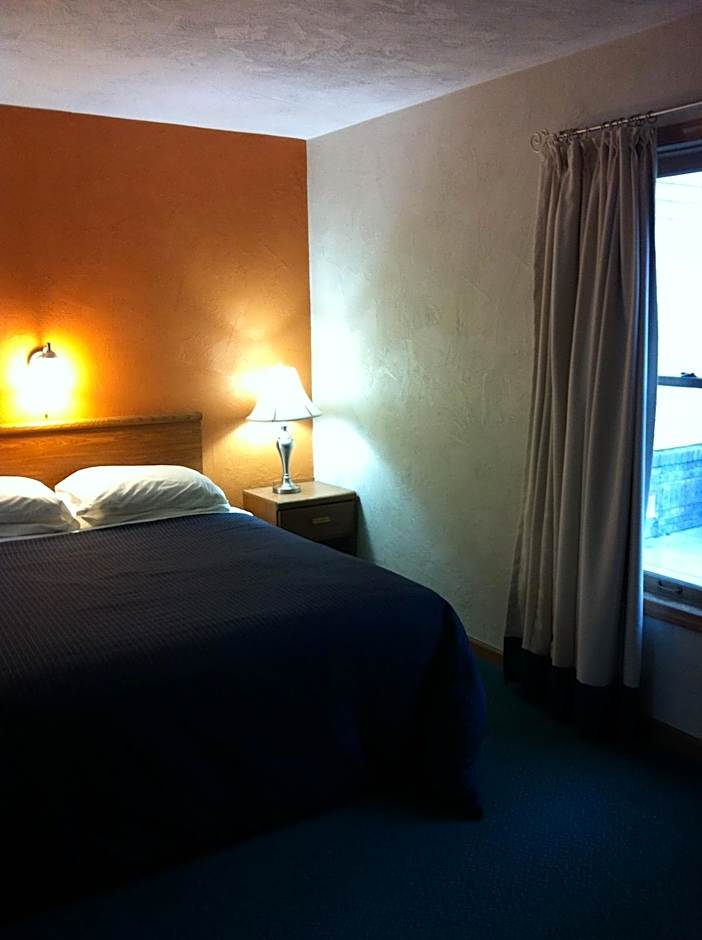 East Street Inn & Suites