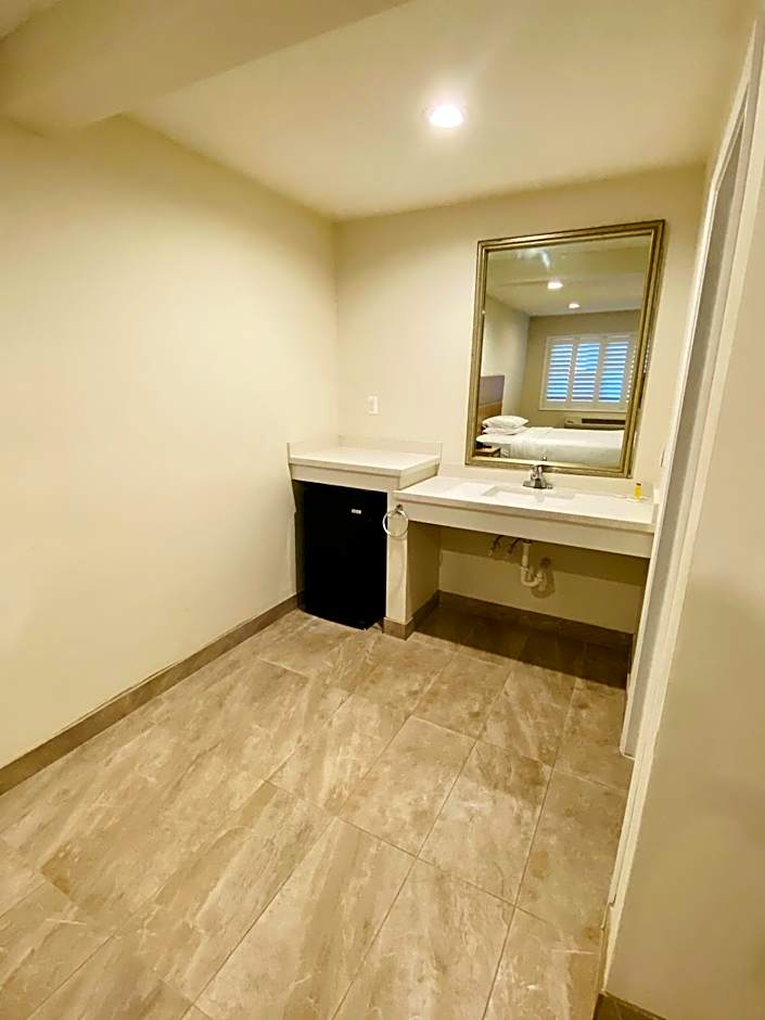 Super 8 by Wyndham Bakersfield CA