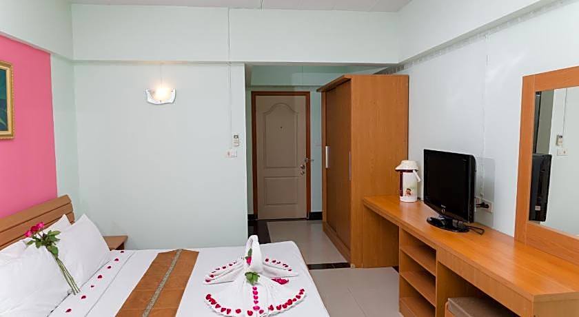 The Garden Place Bangkok (Ngamwongwan)