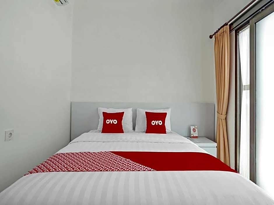 OYO 90525 White Guesthouse