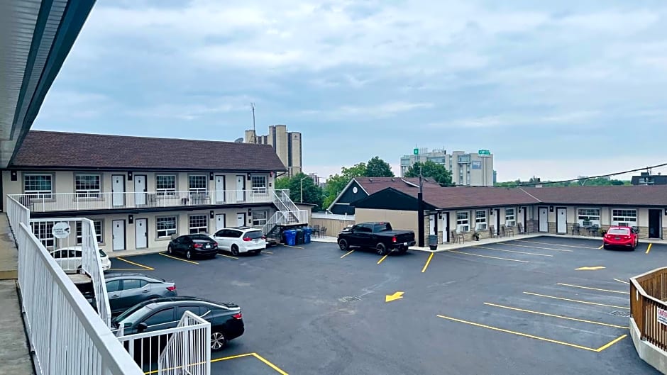 Knights Inn By The Falls