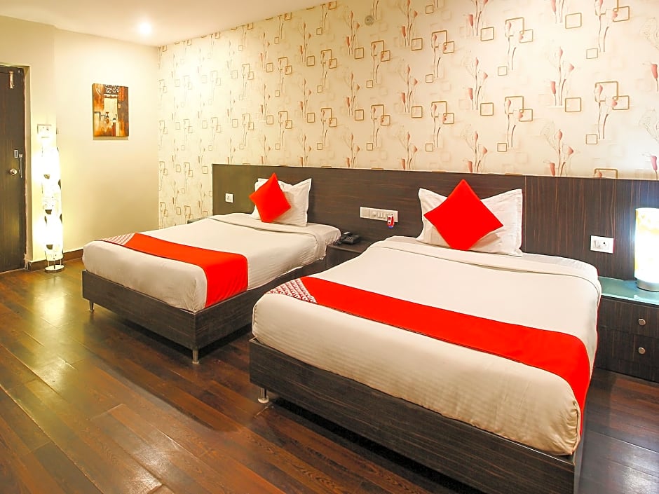 Capital O 18592 M Hotel