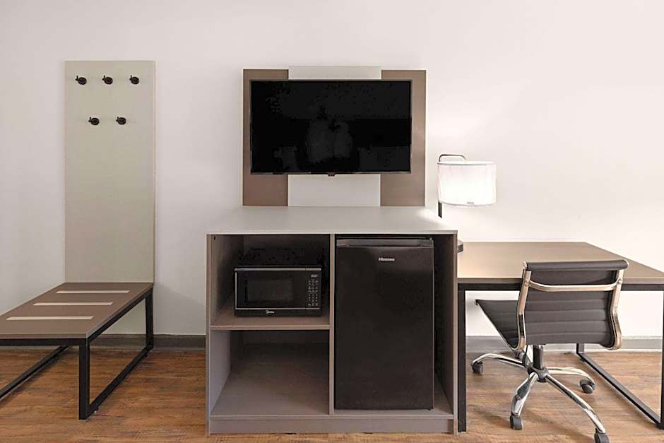 Ramada by Wyndham Bainbridge