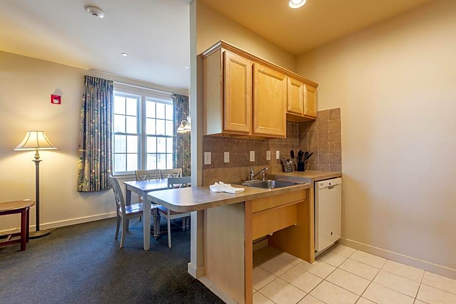 Ebb Tide Suites