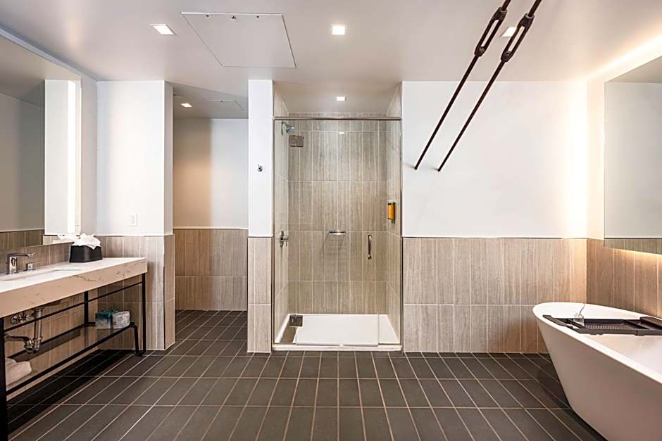 The Richardson Hotel