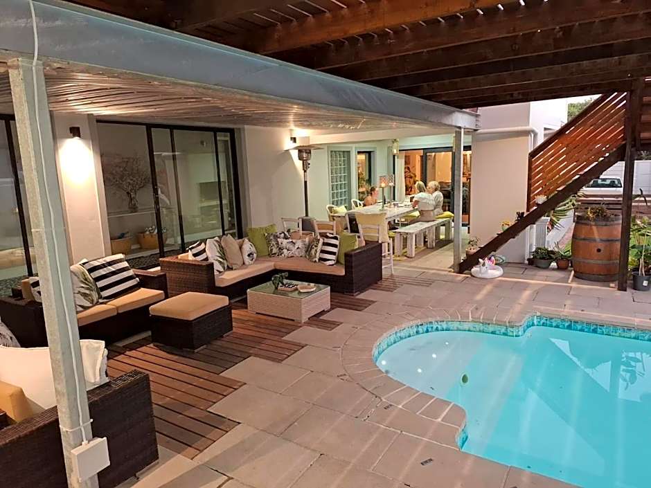 Hermanus Cliff Path Lodge - No Load-shedding